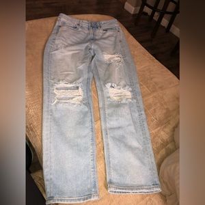 American Eagle Mom Straight Jeans